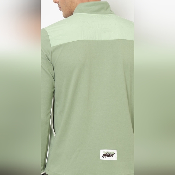 NIKE DRI-FIT  LIGHT GREEN SPORTS T-SHIRT - Picture 6 of 9